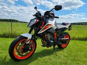 KTM 890 DUKE R TECHPACK ZUSTAND WIE NEU 1. HAND 2300KM