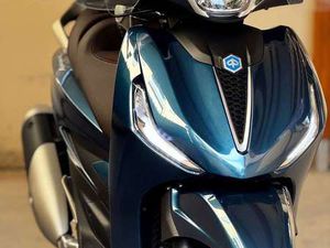 PIAGGIO BEVERLY 300 BLU/AZZURRO