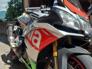 APRILIA RSV4 RF 2018