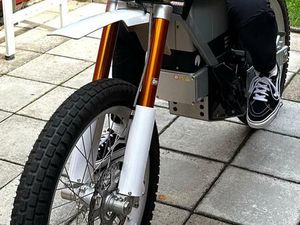 CAKE KALK ELEKTRO-MOTORRAD -ELECTRIC BIKE