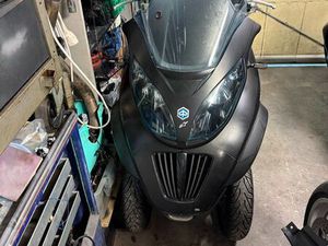 PIAGGIO MP3 400