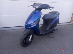 ② ZIP 2000 50 CC START EN RIJD