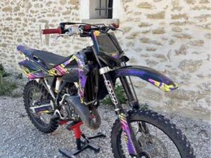 CROSS A VENDRE OU ÉCHANGE