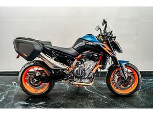 2022 KTM 890 DUKE R