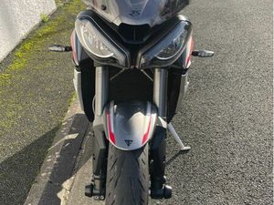 TRIUMPH STREET TRIPLE 765 RS