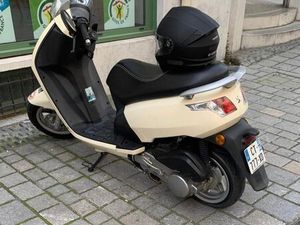 PEUGEOT VIVACITY 125 CC (2004) – 4700 KM – TRÈS BON ÉTAT – PNEU AR CREVÉ – ANTIVOL INCLUS