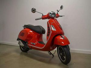 ② VESPA GTS SUPER 125 PIAGGIO VESPA GTS / SUPER 125 IE