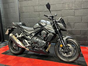 2025 HONDA CB 750 A VENDRE