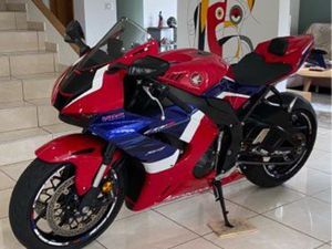 HONDA CBR 1000 RR R 2021