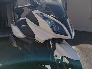 VENDS KYMCO 300I DINK STREET ■ANNÉE 03/2012■CONTRÔLE TECHNIQUE EFFECTUÉ LE 19/07/2024■EQUIPÉ DE L'ABS■DOSSIER SHAD