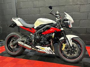 2016 TRIUMPH STREET TRIPLE 675 R A VENDRE