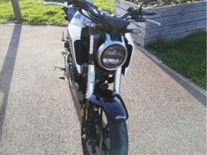 BONJOURS À VEND CB125R