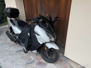 HONDA FORZA 125