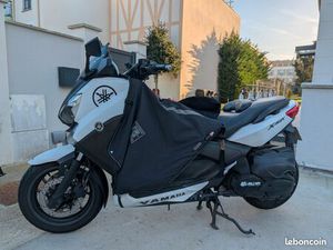 YAMAHA X-MAX 400