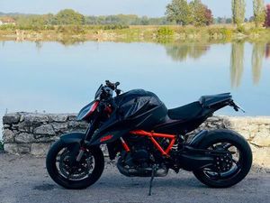 KTM 1290 SUPER DUKE R