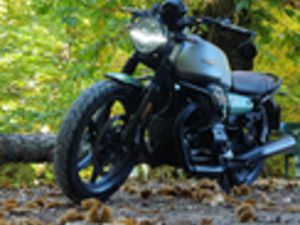 MOTO GUZZI V7 STONE CENTENARIO 2021