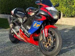 APRILLIA RSV 1000