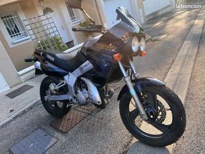 YAMAHA TDR 125 NOIRE