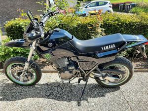 YAMAHA XT 600