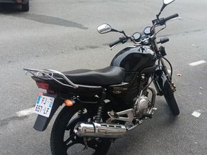 VEND MOTO YAMAHA 125 YBR