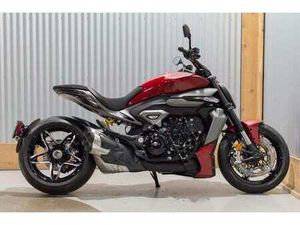 DUCATI XDIAVEL V4 NEW MODEL BURNING RED