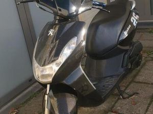 ② TROTTINETTE CLASSE A PEUGEOT KISBEE 3000 KM CLASSE A