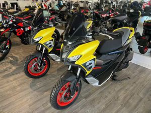 APRILIA SR GT 125 SPORT ABS FAST NEU !!!