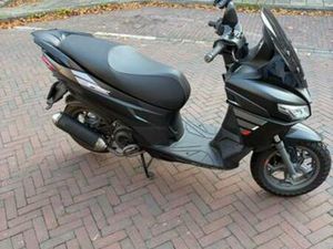 MOOIE APRILIA SRX 50 — SCOOTERS | APRILIA — MARKTPLAATS