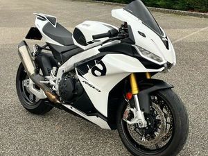 APRILIA RSV4