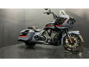2022 INDIAN MOTORCYCLE® CHALLENGER® ELITE STEALTH GRAY W/ BLACK METALLIC & INDY RED ACCENTS