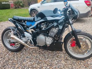 750 GSXF CAFÉ RACER