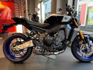 YAMAHA MT-09 - 25