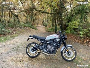 YAMAHA XSR 700