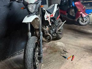 BETA 50 CCM MOTORRAD WEIß/ROT - LÄUFT EINBAHNFREI