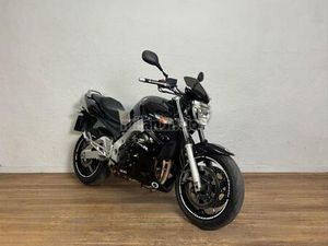 SUZUKI - GSR 600