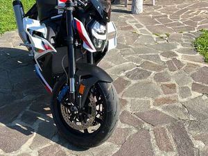 BMW M 1000 R