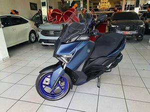 YAMAHA XMAX 250