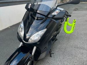 VEND SCOOTER XMAX 250