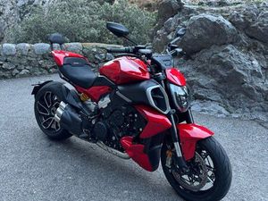 DUCATI DIAVEL V4 2025