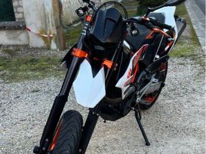 KTM 690 SMC R – 2015