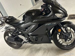 YAMAHA R3 2023