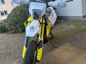 HUSQVARNA 701 SUPERMOTO - NEUWERTIG, ERSTBESITZER