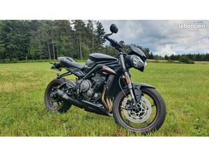 TRIUMPH STREET TRIPLE RS
