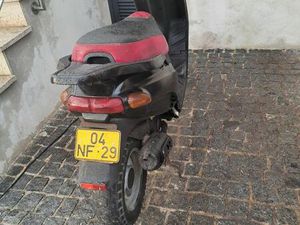 GILERA TYPHOON 50 CC VILA VERDE E BARBUDO