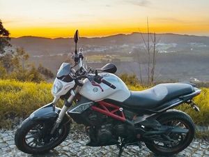 MOTO BENELLI BN 302 LOUSADO