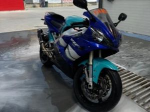 YAMAHA YZF-R1