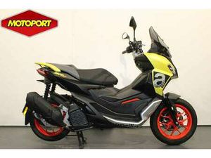 APRILIA SR GT 200 GEEL