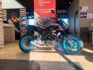 YAMAHA MT-125 ABS CON VARI ACCESSORI