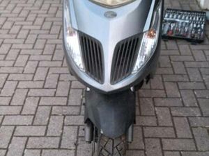 VERKAUFE EIN KYMCO YAGER GT 50 4TAKTER