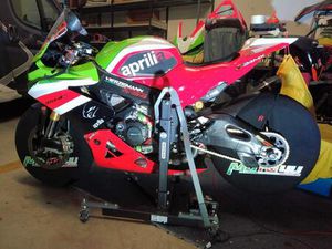 APRILIA RSV4 RR RENNSTRECKE UMBAU VIERZIGMANN